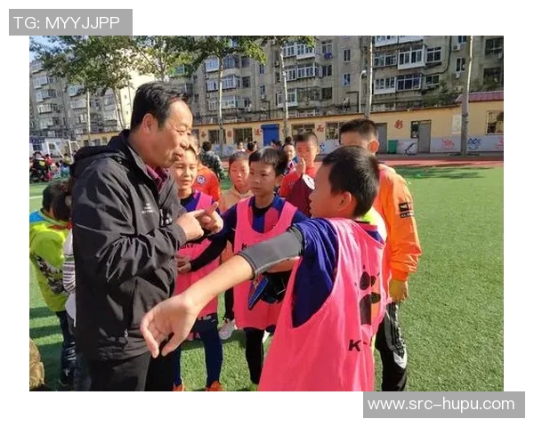 冯博轩横传中路,张玉宁包抄打门得手——激情瞬间点燃绿茵场 冯博轩横传中路,张玉宁包抄打门得手——激情瞬间点燃绿茵场